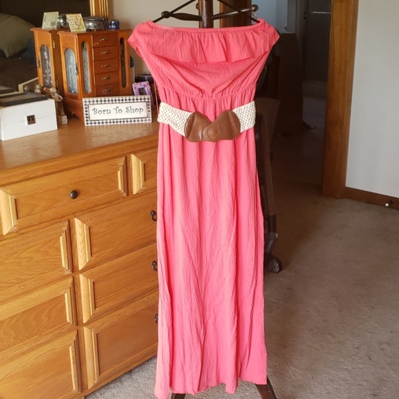 Three Pink Hearts Dresses & Skirts - EUC 3 Pink Hearts Strapless Dress
